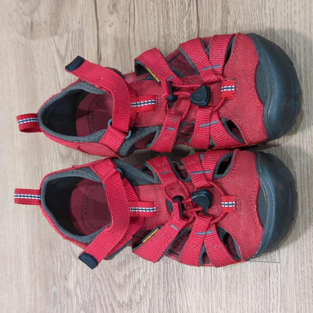 Boys Keen Sandals - Size 1